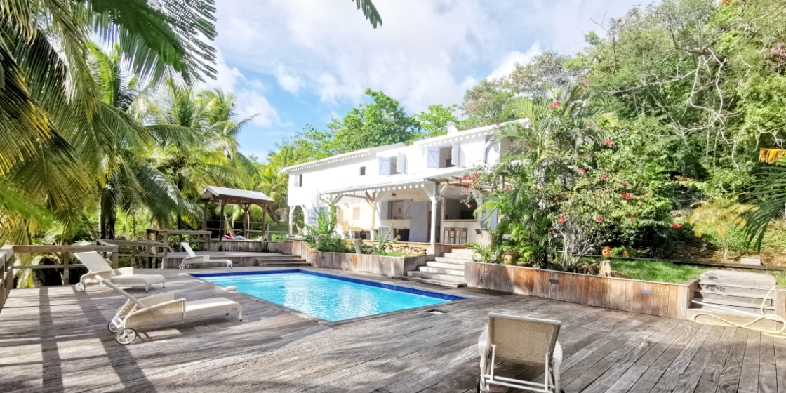 Location Villa à Sainte Anne en Martinique - Ref : M049